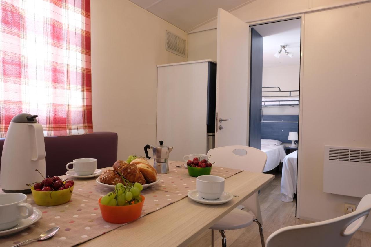 Happy Camp Mobile Homes In Camping Golden Sunset Alissos Экстерьер фото